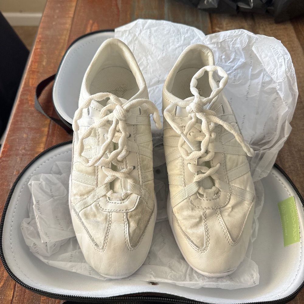 Nfinity Evolution White Cheer Shoes - image 2